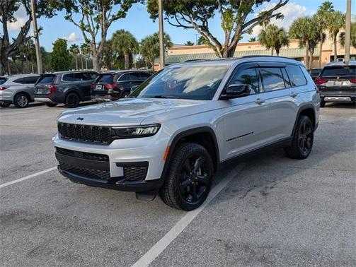 2025 Jeep Grand Cherokee L Laredo