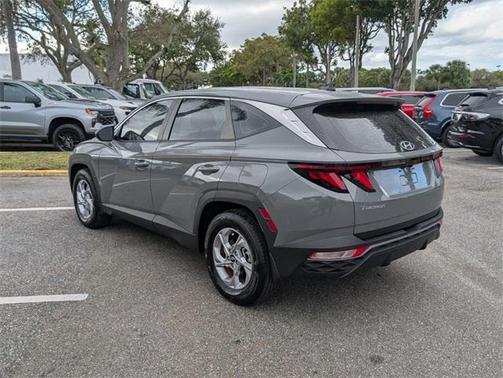 2024 Hyundai TUCSON SE