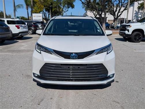 2024 Toyota Sienna Limited