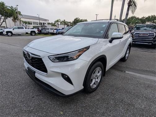 2022 Toyota Highlander LE