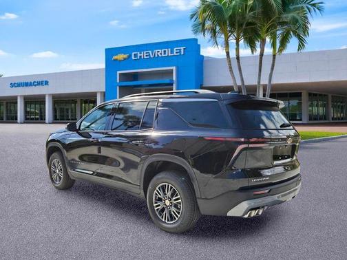 Mosaic Black Metallic 2026 Chevrolet Traverse LT