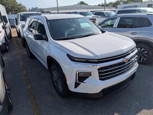 2025 Chevrolet Traverse LT