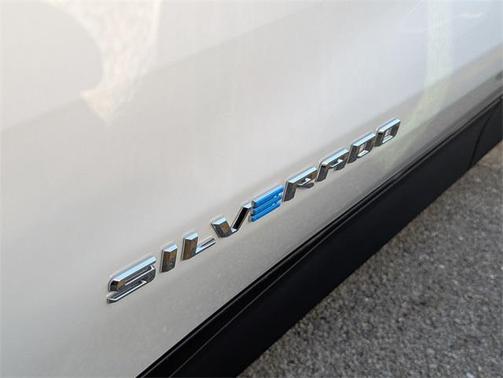 2025 Chevrolet Silverado EV WT