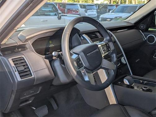 2024 Land Rover Discovery P300 S