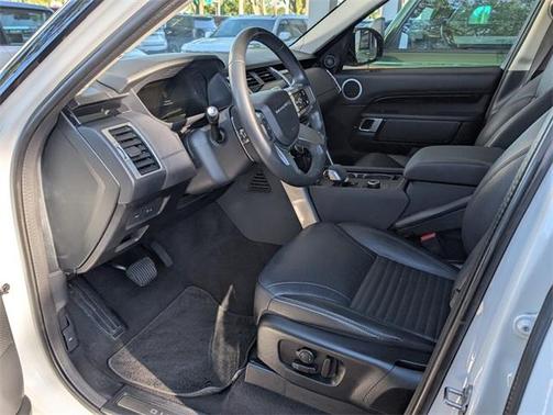 2024 Land Rover Discovery P300 S