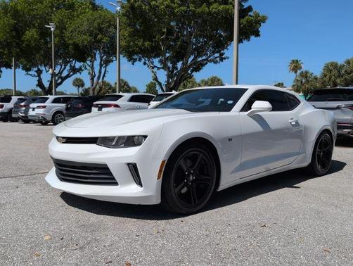 Summit White 2018 Chevrolet Camaro 2LT