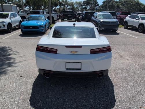 Summit White 2018 Chevrolet Camaro 2LT