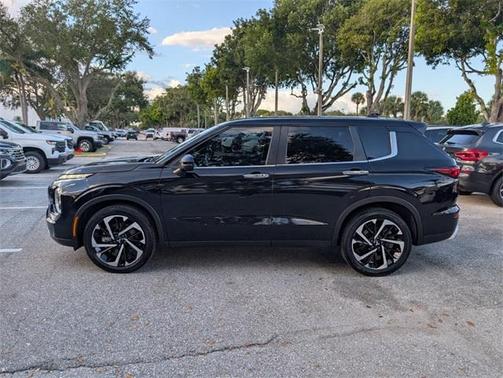 2023 Mitsubishi Outlander 