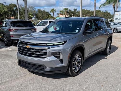2025 Chevrolet Traverse LT