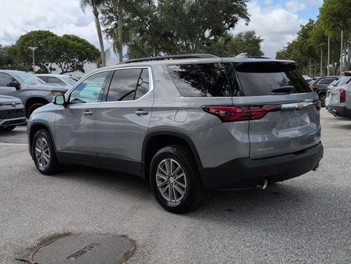 Sterling Gray Metallic 2023 Chevrolet Traverse LT Cloth