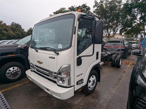 2025 Chevrolet Express 3500 