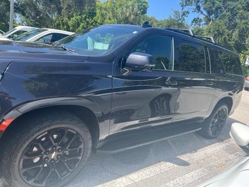 2022 Chevrolet Suburban RST