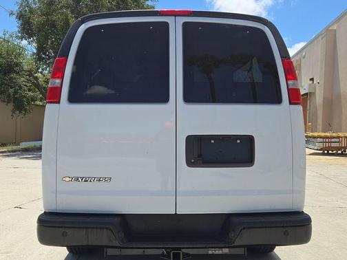 Summit White 2025 Chevrolet Express 3500 LS