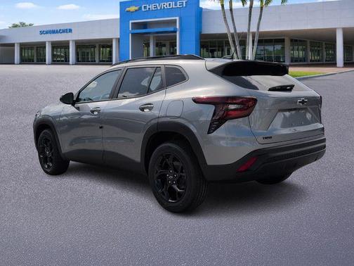 Sterling Gray Metallic 2026 Chevrolet Trax LT