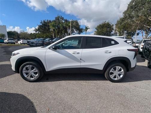 2025 Chevrolet Trax LS