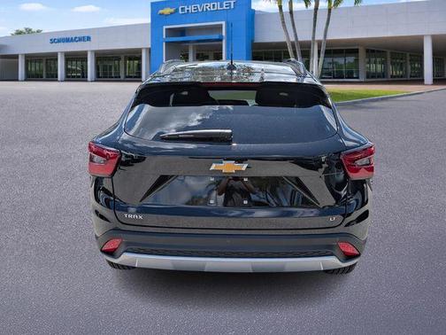Mosaic Black Metallic 2026 Chevrolet Trax LT