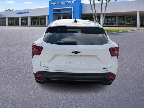 Summit White 2026 Chevrolet Trax 1RS
