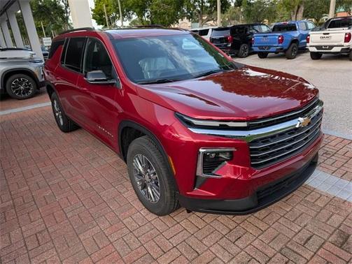 2025 Chevrolet Traverse LT