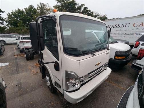 2025 Chevrolet Express 3500