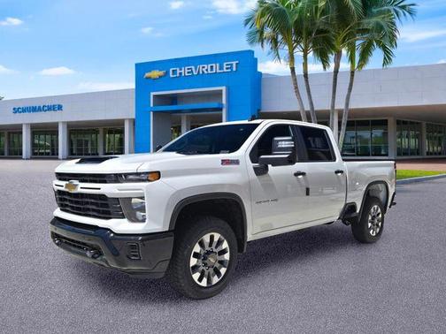 Summit White 2026 Chevrolet Silverado 2500 Custom