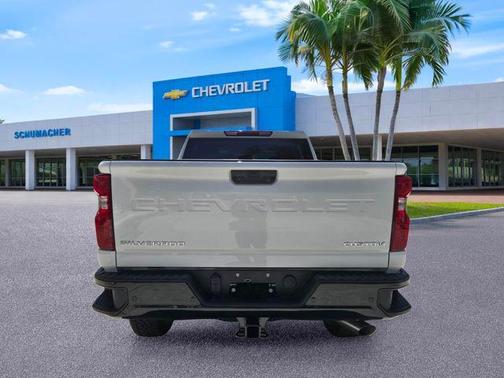 Summit White 2026 Chevrolet Silverado 2500 Custom