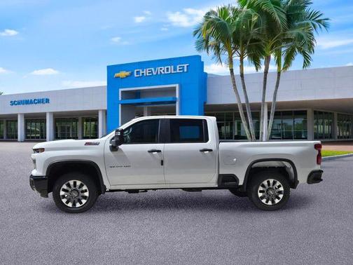 Summit White 2026 Chevrolet Silverado 2500 Custom