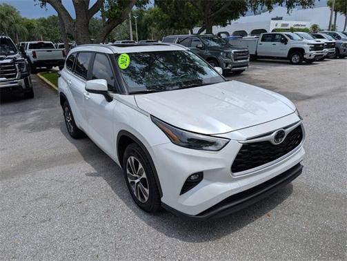 2023 Toyota Highlander XLE