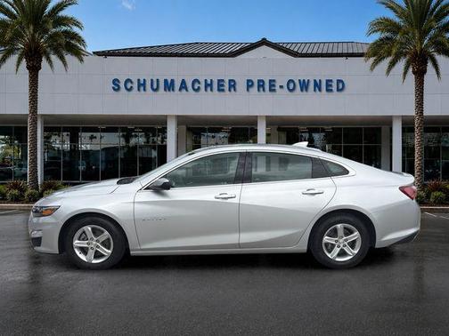 Silver Ice Metallic 2022 Chevrolet Malibu LT