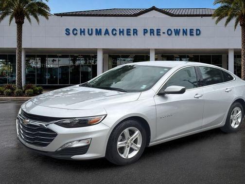 Silver Ice Metallic 2022 Chevrolet Malibu LT