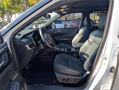 2024 Mitsubishi Outlander SEL