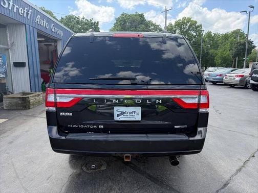 2015 Lincoln Navigator Base