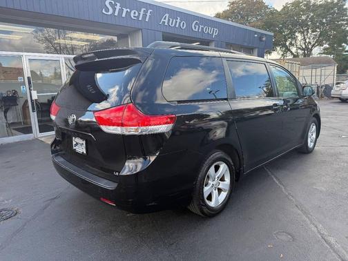 2012 Toyota Sienna LE