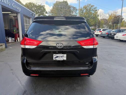 2012 Toyota Sienna LE