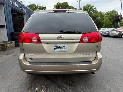 2010 Toyota Sienna XLE