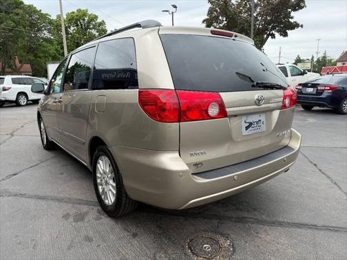 2010 Toyota Sienna XLE