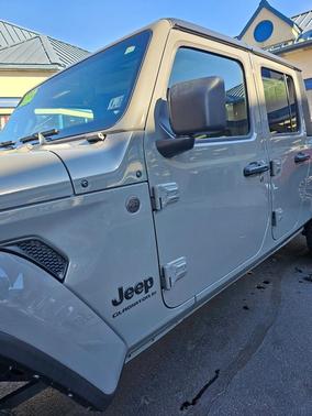 2023 Jeep Gladiator Sport S