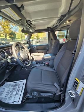 2023 Jeep Gladiator Sport S