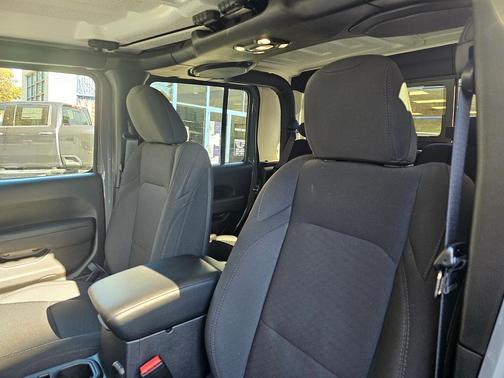 2023 Jeep Gladiator Sport S