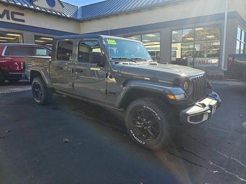 2023 Jeep Gladiator Sport S