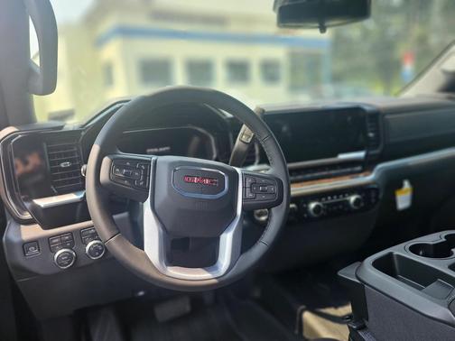 2025 GMC Sierra 1500 SLE