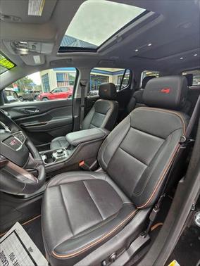2023 GMC Acadia AWD AT4