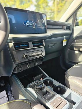 2025 Ford Maverick Lobo Standard