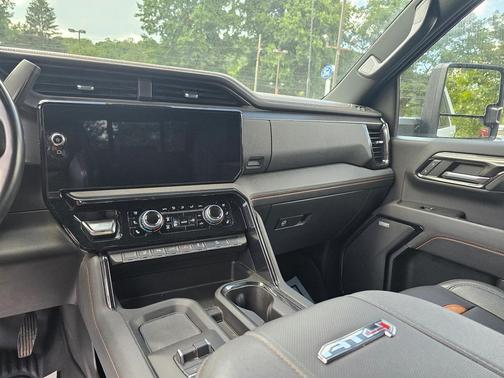 2024 GMC Sierra 2500 AT4