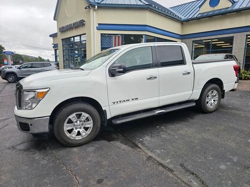 2018 Nissan Titan SV