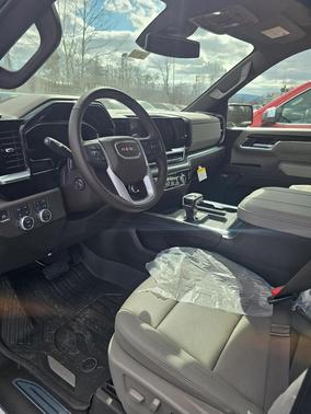 Glacier White Tricoat 2026 GMC Sierra 1500 SLT
