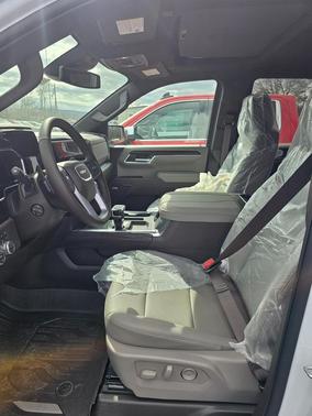 Glacier White Tricoat 2026 GMC Sierra 1500 SLT