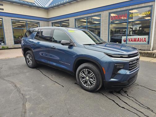 Lakeshore Blue Metallic 2024 Chevrolet Traverse LS