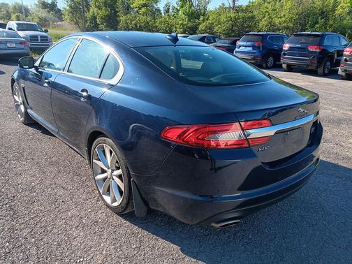 Dark Sapphire Metallic 2015 Jaguar XF 3.0 Portfolio