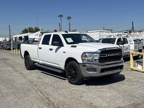 Bright White Clearcoat 2019 RAM 2500 Tradesman Crew Cab 4x2 8' Box
