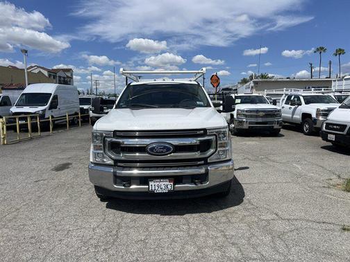 White 2022 Ford F-350 Lariat